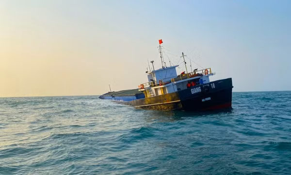 Tập trung xử lý sự cố tàu vận tải chìm tại vùng biển Cù Lao Chàm