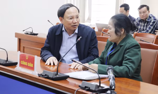 Đồng chí Bí thư Tỉnh ủy tiếp công dân thường kỳ 