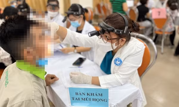 Bác sĩ vui mừng đợi lương tăng cao nhất trong thang bảng lương