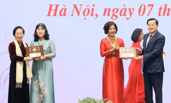 Hai nhà khoa học nữ thắng giải Kovalevskaia 2023