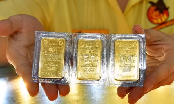 Giá vàng SJC lên sát mốc 82 triệu đồng