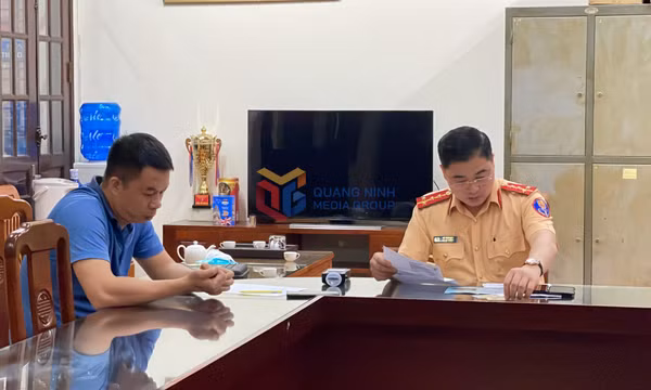 Triệu tập lái xe không chấp hành hiệu lệnh của CSGT, chạy ngược chiều đường