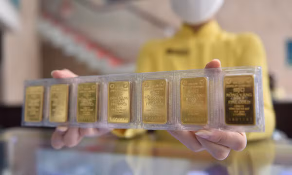 Giá vàng miếng SJC lao dốc sau tin Ngân hàng Nhà nước đề nghị xóa độc quyền