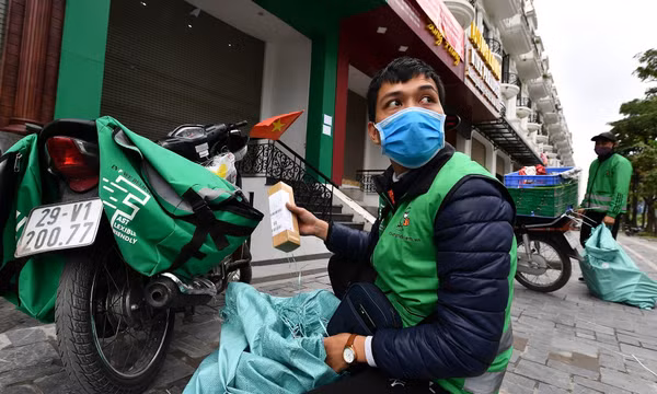 Trung Quốc ồ ạt dựng tổng kho TMĐT sát biên, hàng hóa Việt sẽ ra sao?
