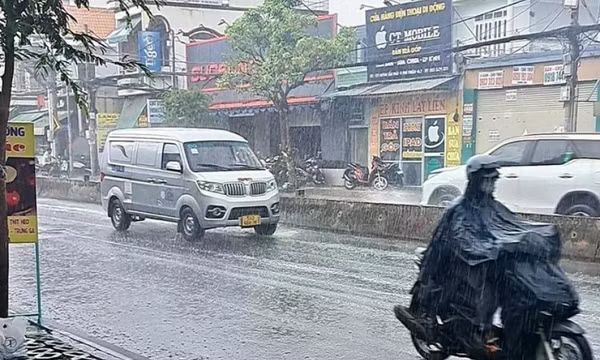 Không khí lạnh yếu tràn về, Bắc Bộ có mưa rào, Nam Bộ vẫn nắng nóng