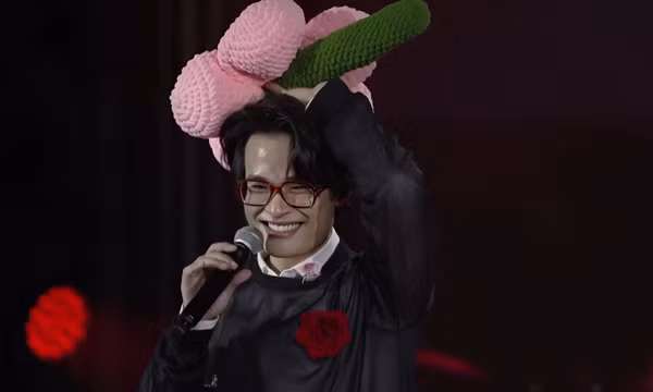 Thấy gì từ chuyện Hà Anh Tuấn và loạt ca sĩ Việt làm show quốc tế