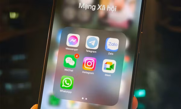 Chật vật tìm nền tảng nhắn tin khi Messenger lỗi