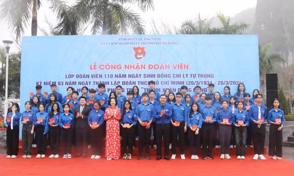 Công nhận 1.000 đoàn viên nhân kỷ niệm 110 năm ngày sinh đồng chí Lý Tự Trọng  