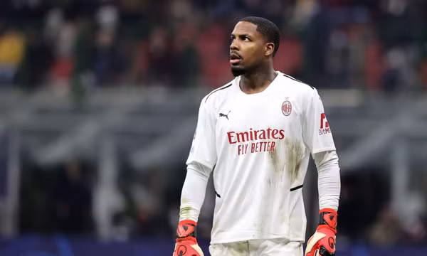 Maignan báo tin dữ cho Milan
