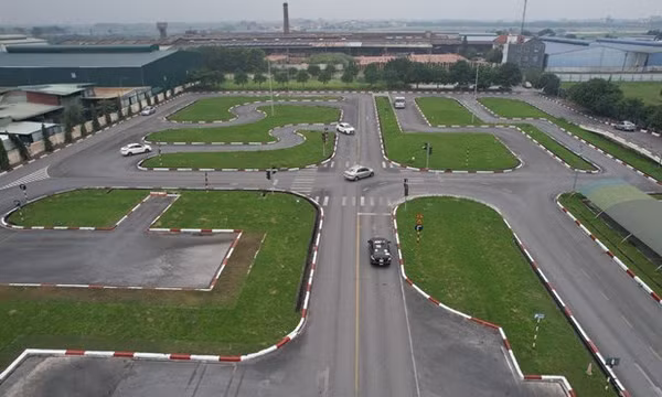 Phí học bằng lái xe B1, B2, C, D mới nhất năm 2024