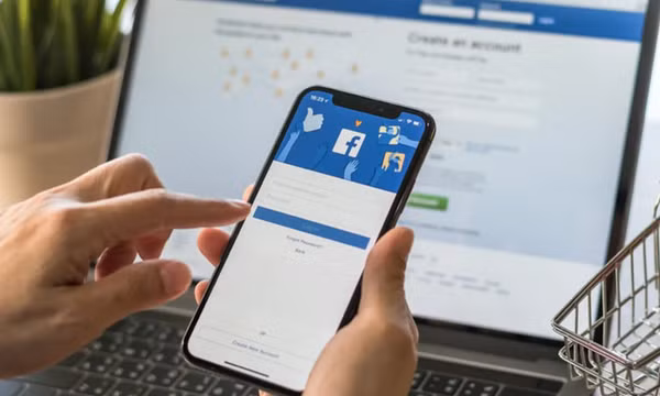 Tuyệt đối không nên làm điều này khi Facebook bị sập, cố gắng thử chỉ sớm bị khóa tài khoản