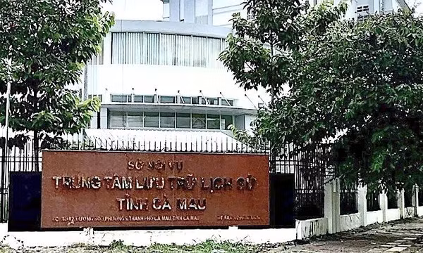 Kỷ luật cảnh cáo giám đốc và kế toán Trung tâm Lưu trữ Lịch sử tỉnh Cà Mau