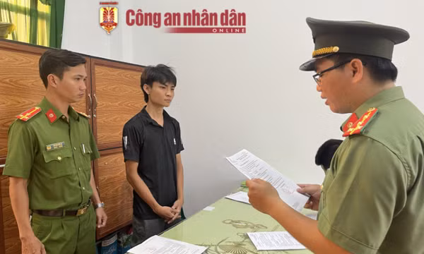 Sinh viên vừa ra trường, bị bắt vì dùng tiền giả