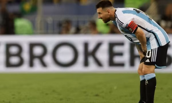 Messi bị gạch tên khỏi danh sách triệu tập ĐT Argentina