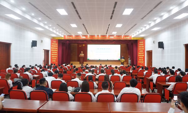 Trường Đào tạo cán bộ Nguyễn Văn Cừ khai giảng các lớp đào tạo trung cấp lý luận chính trị