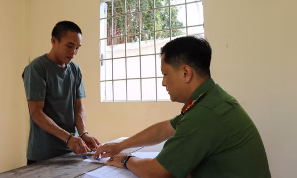 Bắt tạm giam người hiếp dâm cháu ruột