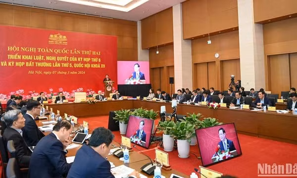 Gắn kết thật chặt chẽ giữa xây dựng pháp luật với thực hiện pháp luật