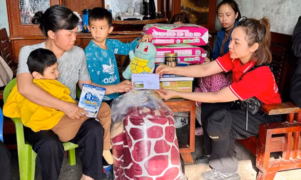 Người kết nối những tấm lòng thiện nguyện.