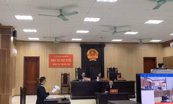 Tiến sỹ trộm cắp tài sản lĩnh án tù