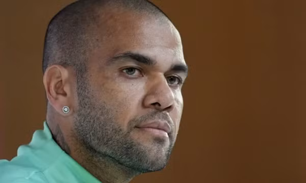 Sự thật vụ Neymar trả 1 triệu euro giúp Alves tại ngoại