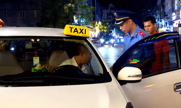 Quảng Ninh quyết liệt xử lý xe “dù”