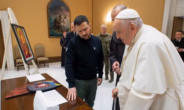 Bất ngờ có mặt tại Vatican, Tổng thống Ukraine từ chối đề nghị làm trung gian của Giáo hoàng