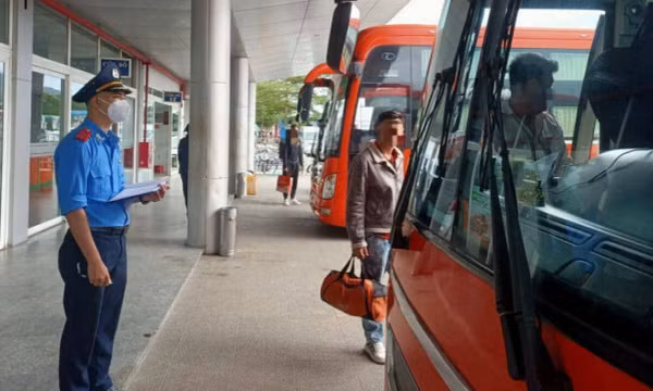 Chạy quá tốc độ hơn 100 lần/tháng, loạt phương tiện bị tước phù hiệu