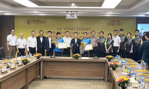 Bộ đôi bóng bàn Đinh Anh Hoàng - Trần Mai Ngọc được thưởng 500 triệu đồng