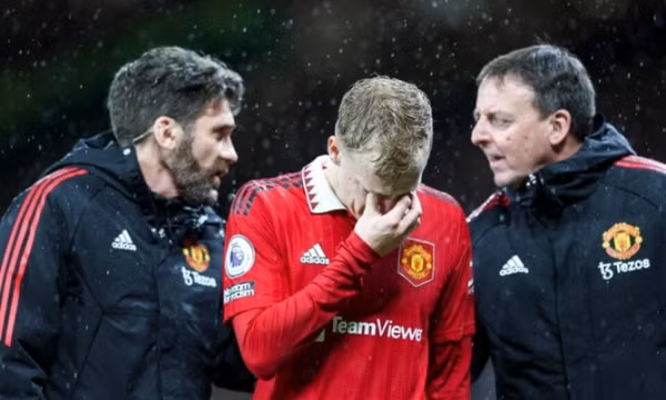 Van de Beek sẵn sàng rời Man United