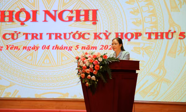 Phó Chủ nhiệm Ủy ban Xã hội của Quốc hội Đỗ Thị Lan tiếp xúc cử tri Cẩm Phả và Quảng Yên