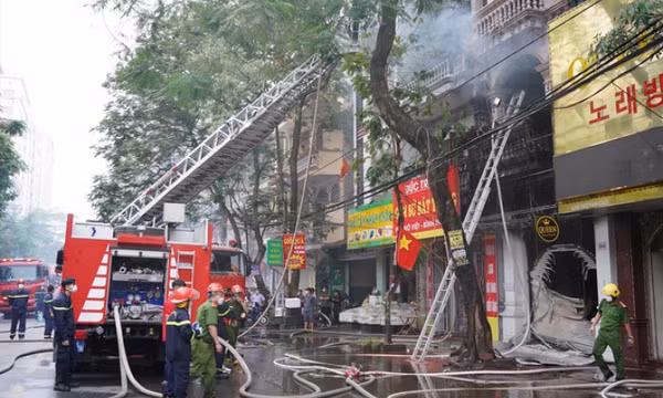 Phó Thủ tướng chia buồn sâu sắc với gia đình người bị nạn trong vụ cháy phòng trà phố Văn Cao, Hải Phòng