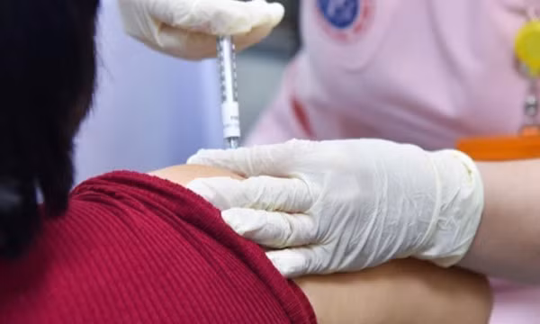 Sẽ đưa vaccine COVID-19 vào tiêm chủng thường xuyên