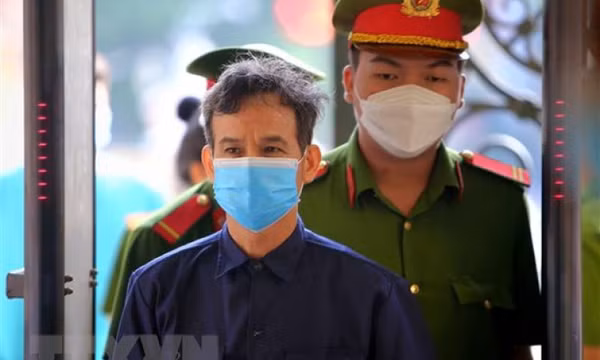 Tuyên truyền chống Nhà nước, Trần Văn Bang lĩnh 8 năm tù