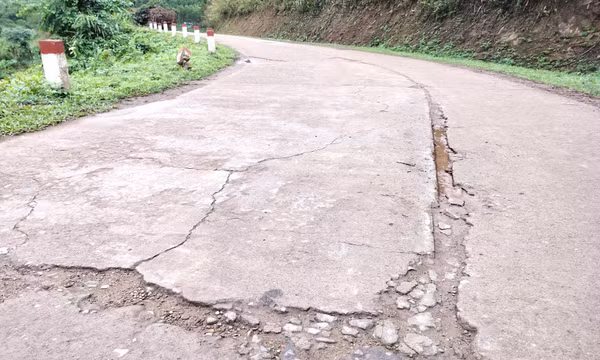 Nâng cấp tuyến đường từ QL4B đến trung tâm xã Hà Lâu