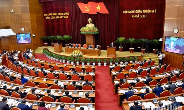 Thông cáo báo chí về ngày làm việc thứ hai Hội nghị giữa nhiệm kỳ Ban Chấp hành Trung ương Đảng khóa XIII
