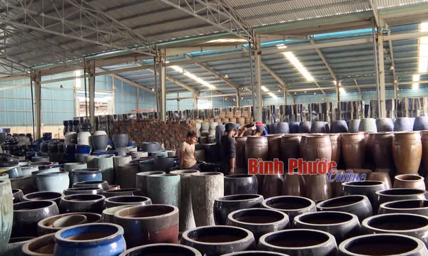 Nhọc nhằn nghề nung gốm