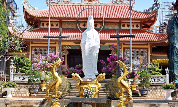 Báu vật trong ngôi chùa cổ ở Lâm Đồng