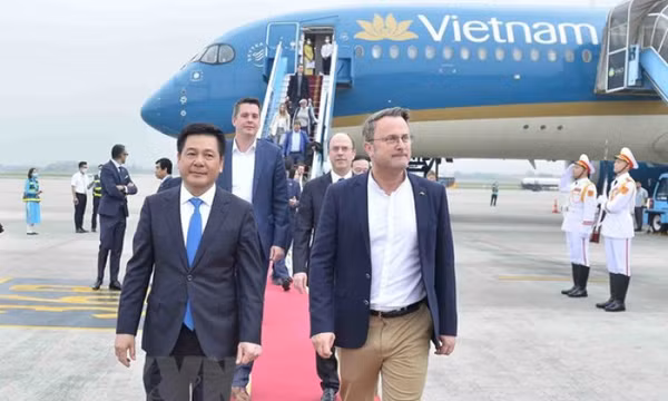 Thủ tướng Đại Công quốc Luxembourg bắt đầu thăm chính thức Việt Nam