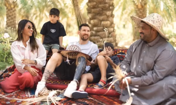 Messi bị PSG treo giò hai tuần
