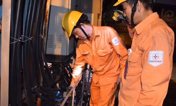 Bộ Công Thương: Không điều chỉnh giá điện như giá xăng