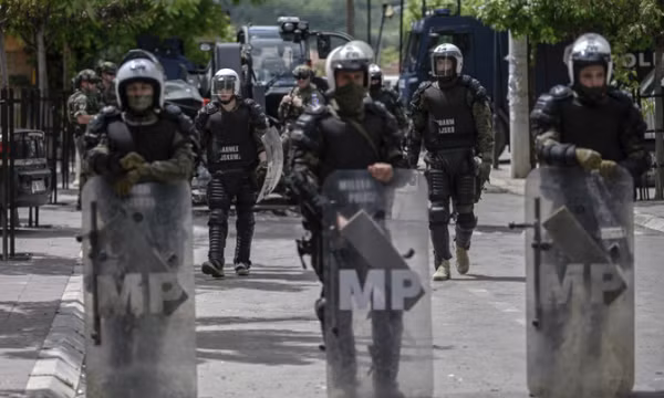 NATO tăng quân đến Kosovo
