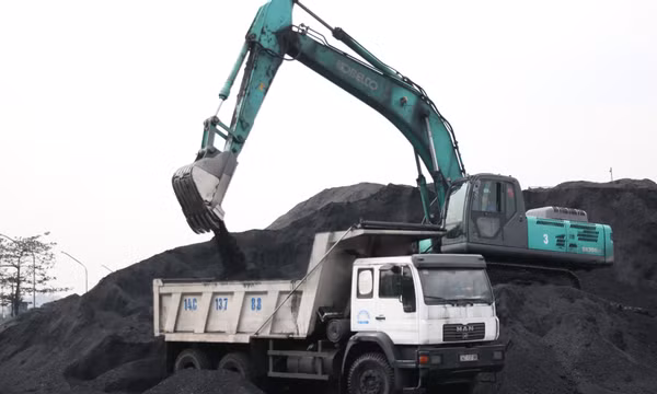 Dịp nghỉ lễ, TKV tiêu thụ 410.000 tấn than