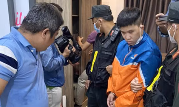 Người gốc Việt bị cáo buộc đưa hàng trăm kg ma túy về nước