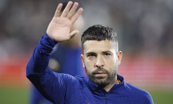 Barca chia tay Jordi Alba