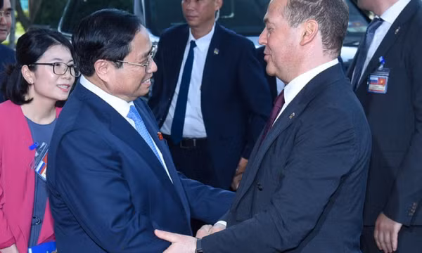 Thủ tướng Phạm Minh Chính tiếp Chủ tịch Đảng Nước Nga thống nhất, Phó Chủ tịch Hội đồng an ninh LB Nga Dmitry Medvedev