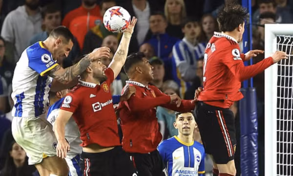 Man Utd thua Brighton ở phút 99