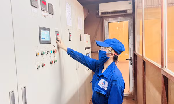 Công nhân tiên tiến tiêu biểu 