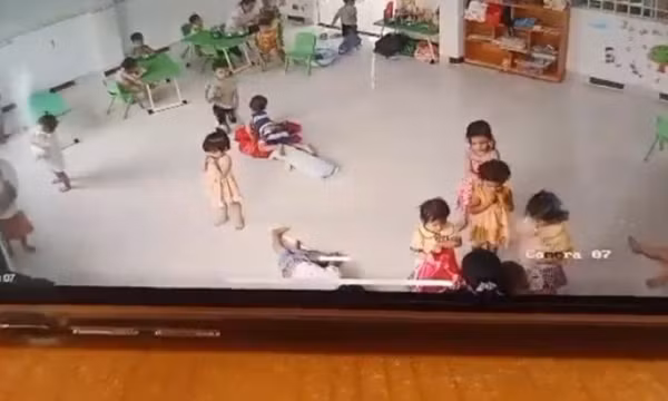 Cô giáo tát bé trai 31 cái trong bữa ăn