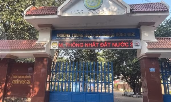 Một học sinh lớp 10 bị đâm khi đang trên đường đi học về