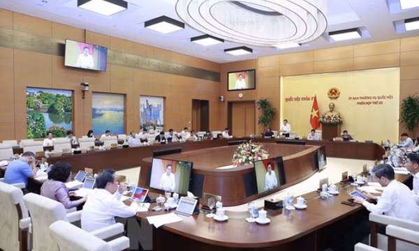 Kiên trì thực hiện mục tiêu ổn định kinh tế vĩ mô, kiểm soát lạm phát